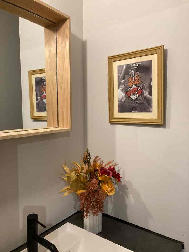 The picture was drawn by a friend of mine who is a carver!
Only one picture in the world🖼️
#Painting #洗面台 #DIY