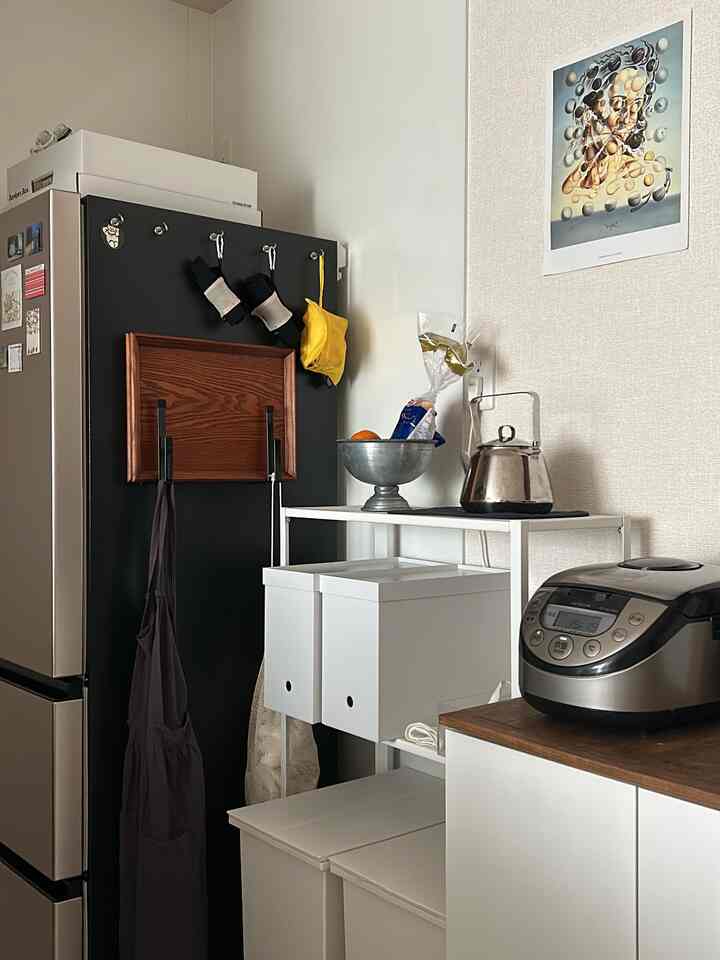 キッチン収納も整ってきました。
無印のファイルボックスには紅茶などをしまい、
冷蔵庫の上のバンカーズボックスにはペットボトル入れとして活用しています👀
#キッチン #キッチン整理 #キッチン家具 #キッチン収納 