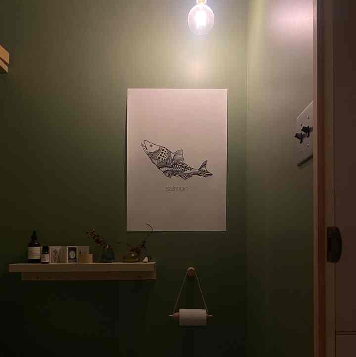 WC初公開〜
mommechiさんのシャケポスターをメインに
棚やペーパーホルダーは自分で取り付けて。

#renovation
#salmon
#ESOP