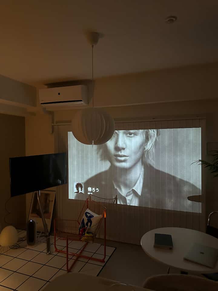 Selama akhir pekan, saya menonton film di proyektor untuk pertama kalinya setelah sekian lama 🎞️
Gaya Fujii meja kecil sangat bagus sehingga saya memutuskan untuk menggunakannya sebagai latar belakang 🌪️
#film #プロジェクター