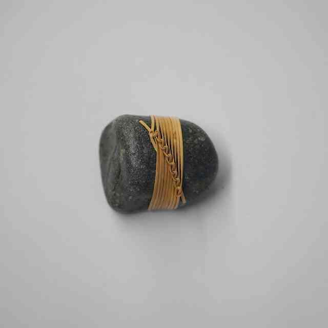 Wrapped Rocks 石のオブジェ