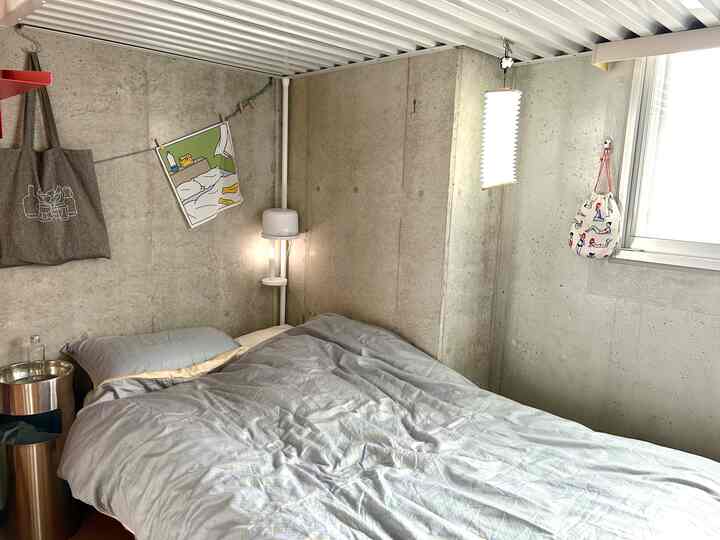 
2024.3.31

寝室コーナーをちょっと模様替え

向きを変えてダイソーで突っ張り棒とトレーを
買ったきてライトと加湿器の置き場に💡

ドロー・ア・ラインみたいな使い方を！
制作費は600円と格安ですが満足プチ模様替え


#100均 #寝室 #ベットルーム #模様替え
#unpis #MoMA #パピエティグル #ベットカバー
