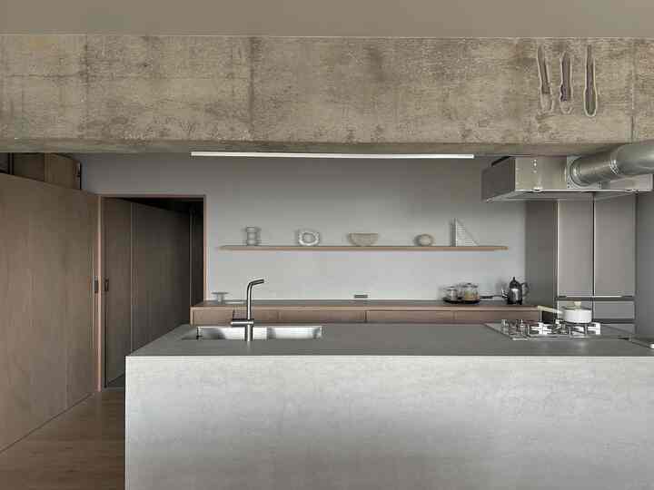 It's spring, so I'm in the mood for clear white ◎
I'll clean it up and let in some fresh air.

#kitchen #冷蔵庫 #HITACHI
#silver #レンジフード #toolbox
#custom kitchen