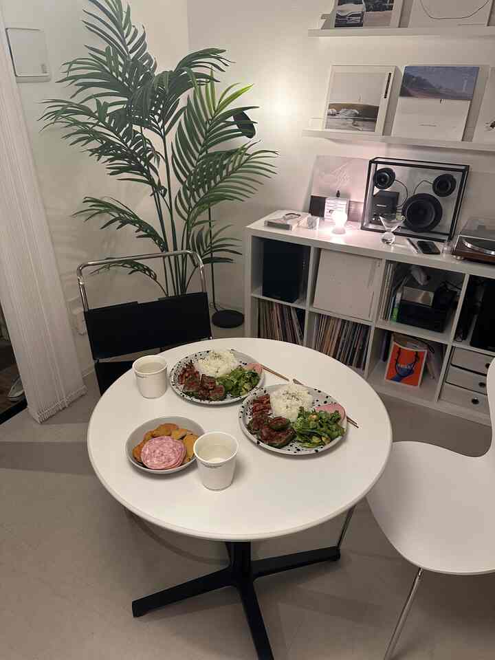 🫑の肉詰め簡単で美味しい😋
よくプレート一枚に盛り付けしがち
#ディナー #夕食