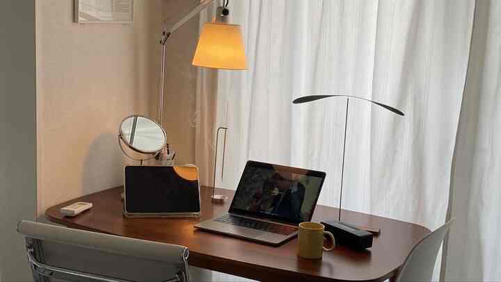 曇りの日はカーテンを閉めて映画館みたいに♡

#abouttime