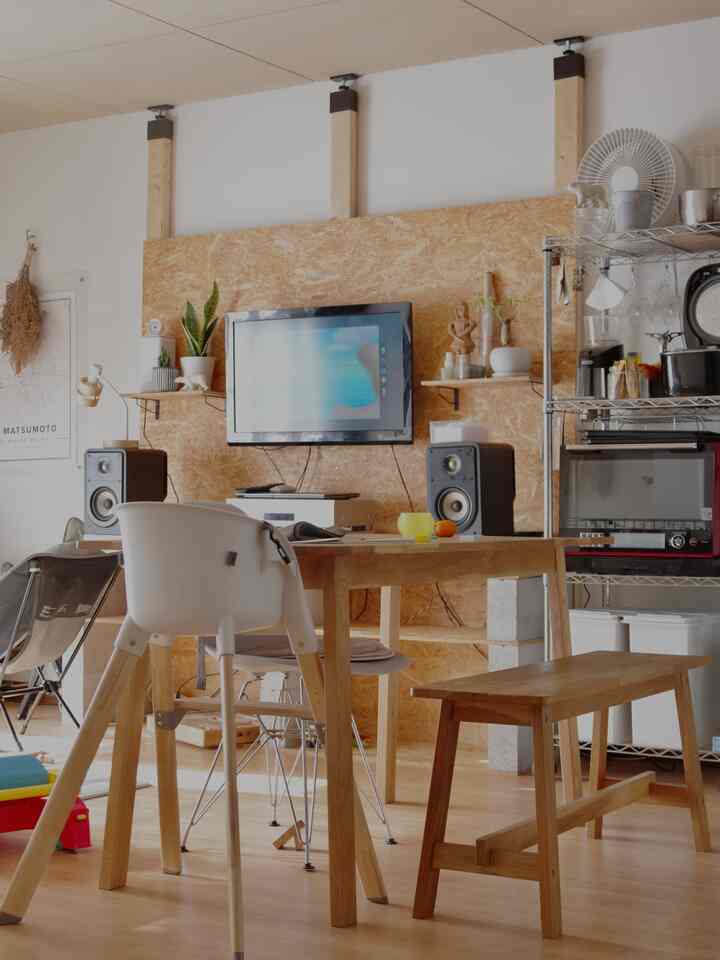 以前のリビング。今は全く違う印象だけど、これも気に入ってたしなんかこの配置に戻してもいいかなーなんて思うこの頃。悩む〜
#賃貸 #賃貸インテリア #賃貸diy #賃貸リビング #SALE合板 #棚diy #こどものいる暮らし