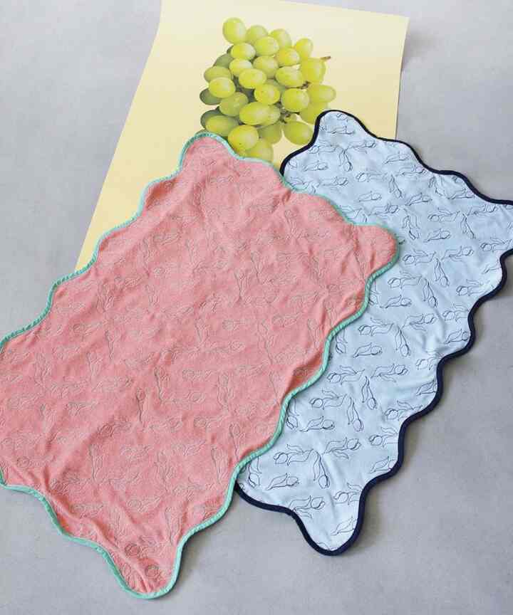 パイル刺繍マルチカバー