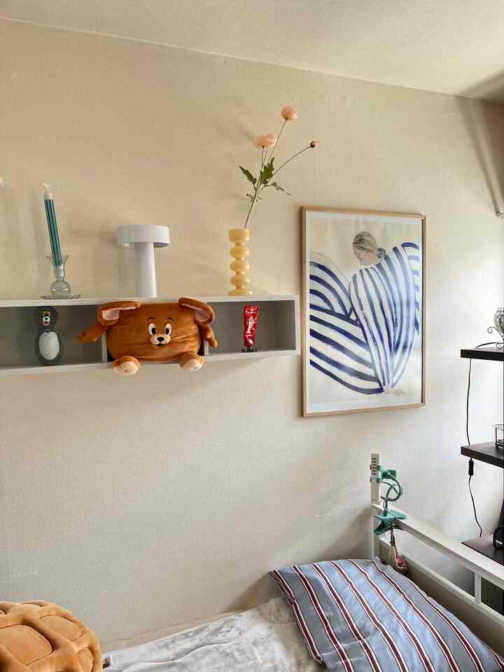 壁に箱つけてみたけど、何入れようってなって、
ちょうど収まったジェリー🐀
#壁面収納 