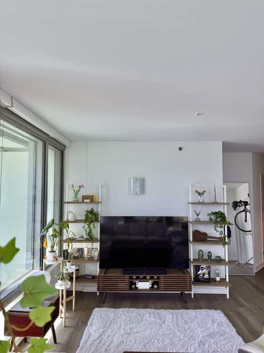 We love this mid-century modern design style✨This is a perfect example of a great neutral palette🎨

#livingroom #homedecoration #mid-centurymodern #boho