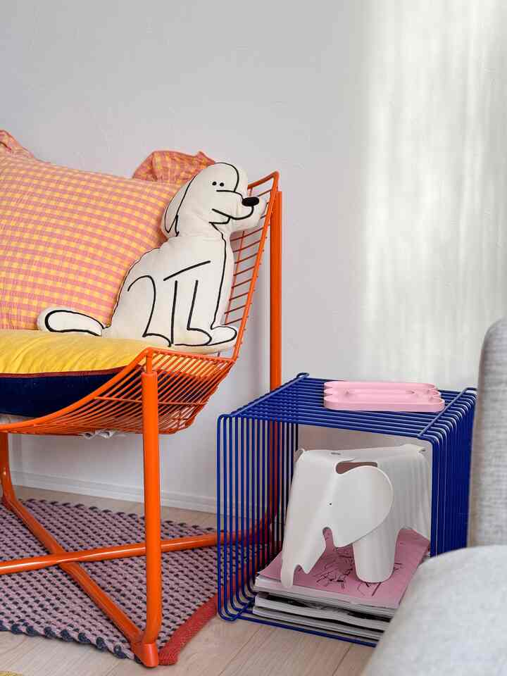 Vitraのelephantが届きました🐘注文してから3ヶ月..ようこそ我が家へー！

#建売住宅 #建売 #カラフルインテリア #カラフルなインテリア #イームズ #Vitra 