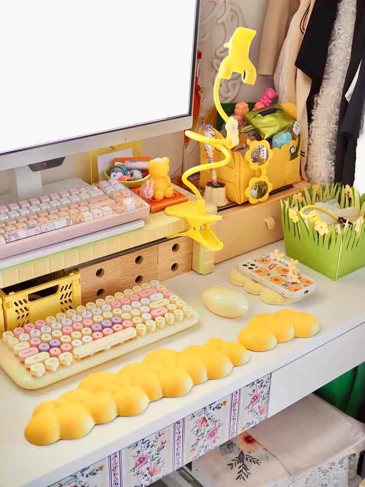 キーボード2つ目⌨️💛

#ホームオフィス #デスク周り #デスクツアー #キーボード #イエローインテリア #カラフルインテリア
