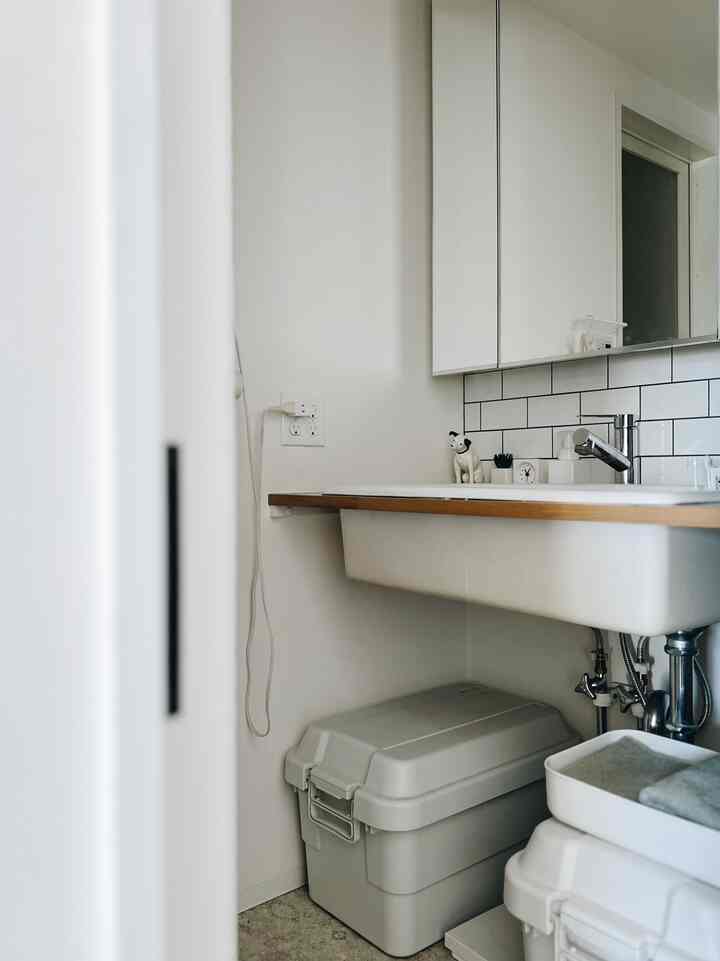 狭い空間だからなるべく物は増やさないように気をつけている洗面所🫧
#洗面器 #洗面台 #洗面所インテリア #洗面台インテリア 