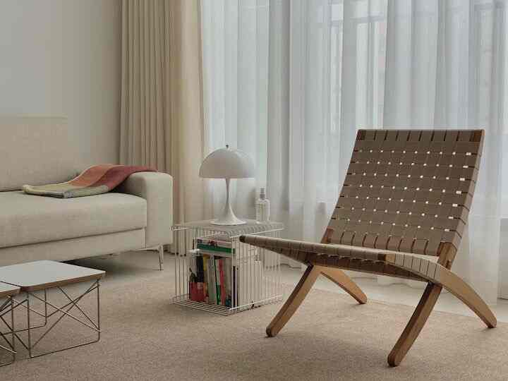 Ini akan menjadi sudut baca favorit Anda. 📚✨ #BookLoversParadise #ReadingSpot #CozyCorner