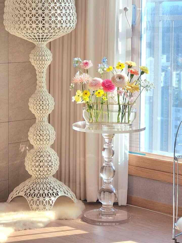 After all, flowers always brighten up a space. 💐✨ #FloralMagic #BrightenYourSpace #InteriorInspiration