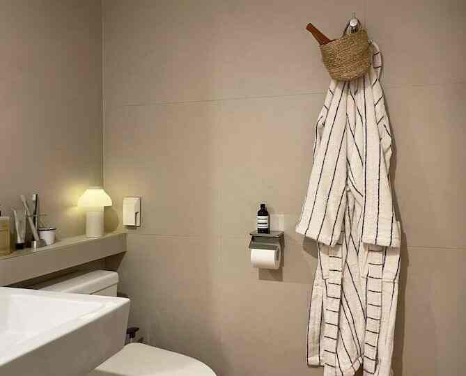 Simple elegance in the bathroom ✨ #CleanLines #MinimalistDecor #InstaHome