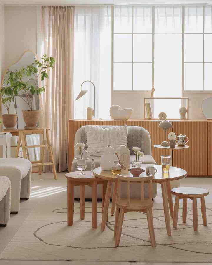 Warm yet sophisticated living space 🏡✨ #CozyChic #SleekDesign #HomeStyle