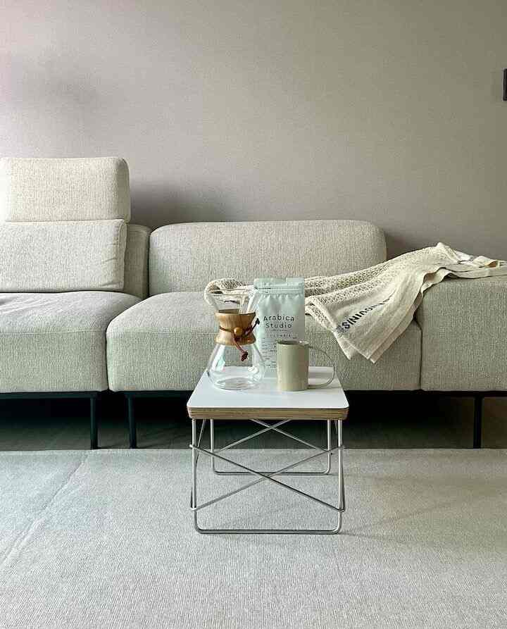 Using small tables instead of a living room table 🛋️✨ #SpaceSaver #SmallTableStyle #HomeDecor