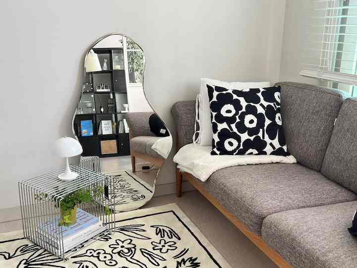 A wire tea table that doubles as both a stylish decor piece and a functional table. #VersatileDesign #MultiPurposeFurniture #HomeDecor