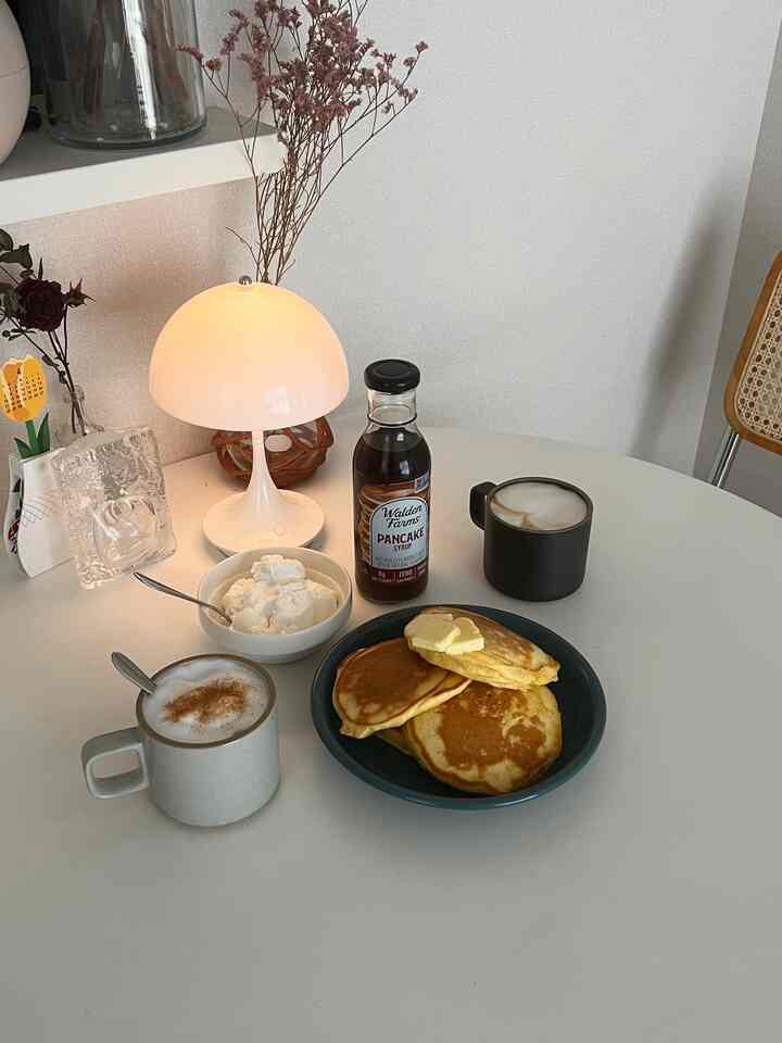 Pancakes for breakfast 🥞

#Scandinavian #ナチュラルインテリア #韓国インテリア #北欧インテリア #ローテーブル #木製 #コンパクト #木目 #一人暮らし #同棲 #新築 #賃貸 #インテリア #テーブル #ナチュラル #シンプル #リビング #ソファ #観葉植物 #おうち時間 #朝食
