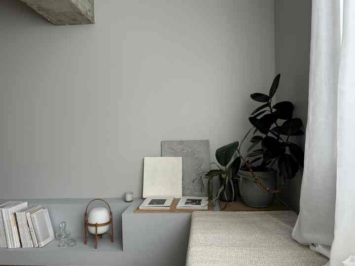 風の気持ち良い日は窓際で、arkjournalの最新号を📖
美しい写真は心が満ちます。
紙ものってやっぱり好き。

#リビング
#arkjournal
#最新号
#コージースペース
#窓際
#造作ベンチ
#照明
#santaandcole