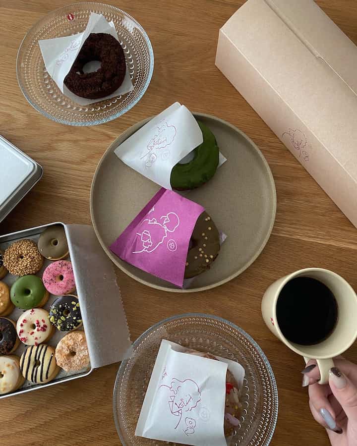 3時のおやつ
前から気になってたkoe donuts🍩
お気に入りの器たちでいただきます🌷
#iittala #ハサミポーセリン #カステヘルミ #ティーマ 