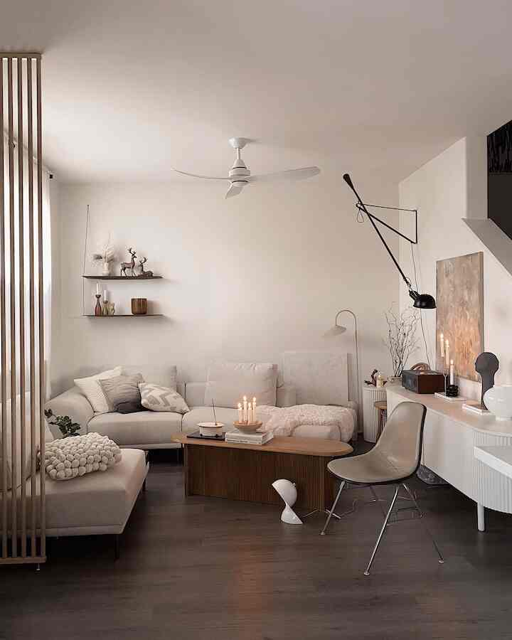 Creating a spacious feel with an ivory-colored sofa. #LightAndBright #RoomyVibes #SoothingSimplicity