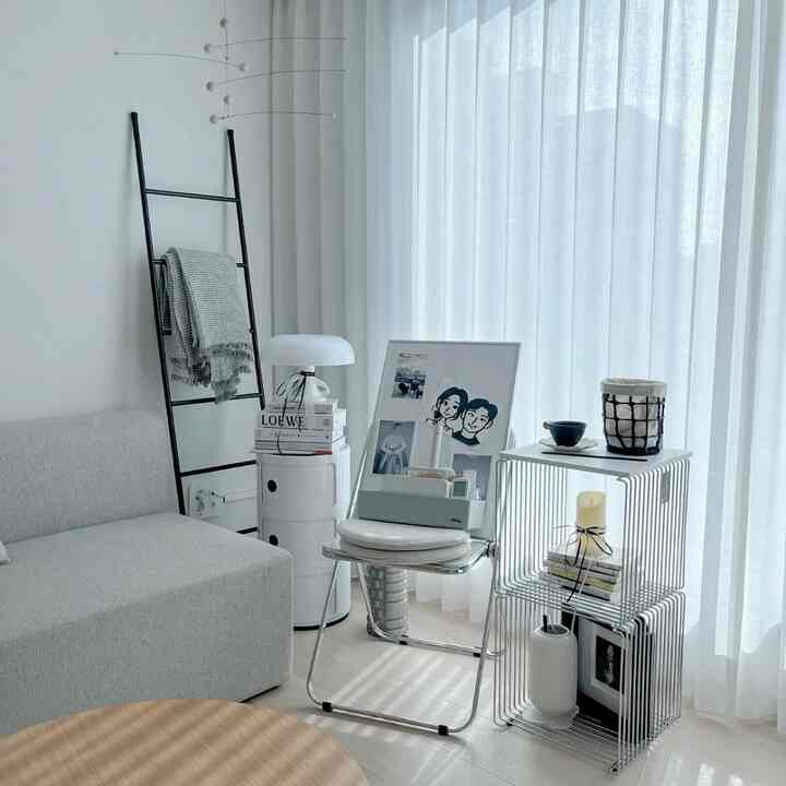 Home is where personal tastes steadily accumulate, creating its most beautiful form. #HomeSweetHome #PersonalStyle #DecorJourney