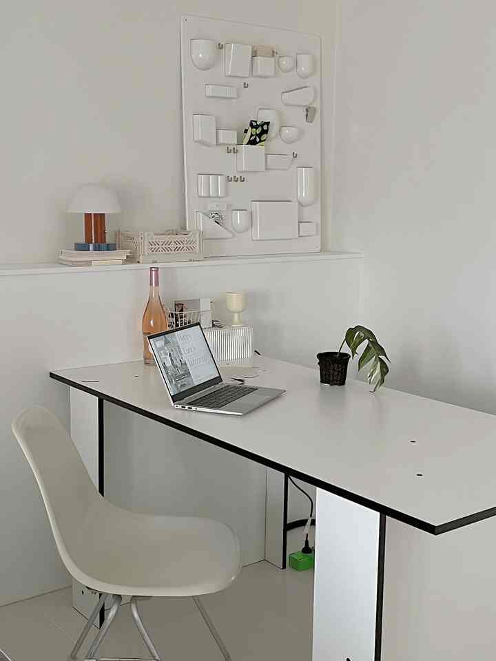 A place for family chats and late-night work before bedtime. #FamilyTime #LateNightWork #MultifunctionalSpace