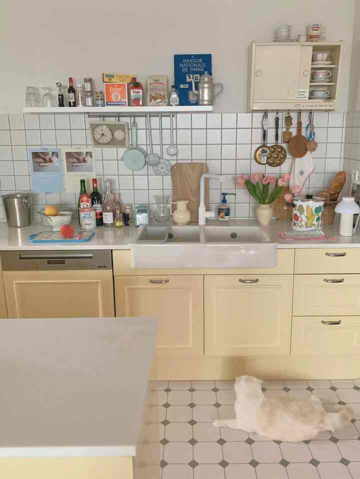 A delightful kitchen setup. #LovelyInteriors #KitchenInspiration #HomeSweetHome
