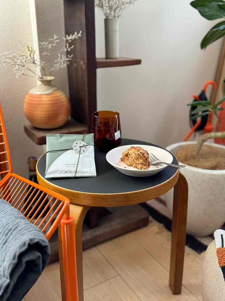 おやつタイム🍪

#スツール #サイドテーブル #コーヒー #スコーン 