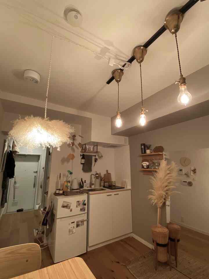 ☁💡🪞

Pencahayaan favorit saya di rumah dari sudut yang berbeda 📏
Kuningan katup Edison MOMO NATURAL telah rusak seiring berjalannya waktu, sehingga memberikan warna yang ideal😍

#Dapur
#Dekorasi dapur
#Tempat sampah 
#rotan
#aksesoris rotan
#edisonbulb