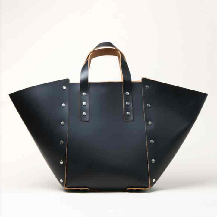 assemble hand bag wide M