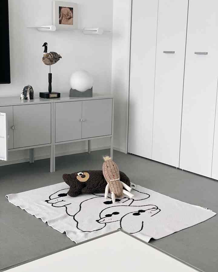 掃除のあいだとりあえずぽんと置いておいたぬいぐるみたち、ピクニックしてるみたい🧺

#slowdownstudio #cikolata #higumadoughnuts #チコラータ #ヒグマドーナツ #ヒグマドーナッツ #スローダウンスタジオ #ラグ #あみぐるみ #あみぐるみ雑貨 #編みぐるみ