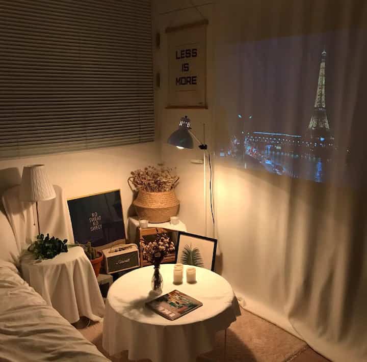 A room evoking 'Midnight in Paris'. #ParisianDreams #RomanticAmbiance #VintageCharm