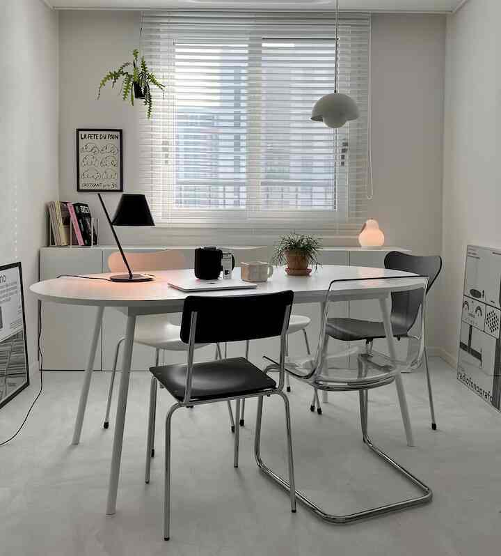 Chic home office vibes. #SleekStyle #SophisticatedWorkspace #ModernElegance