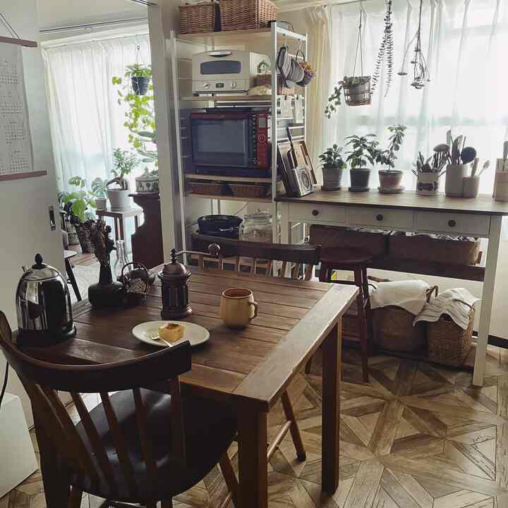 今日は涼しくて気持ちいいなぁ🌳
暑いのが苦手なので、ずっとこのくらいの気温が良い笑


#アンティークインテリア #ヴィンテージインテリア #レトロインテリア