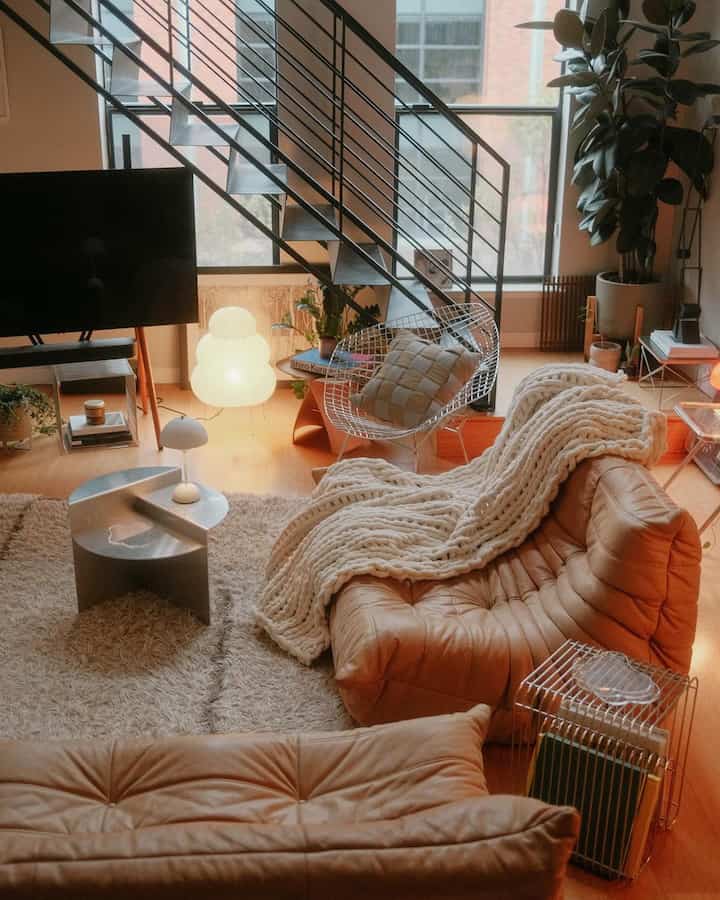 A space harmonizing various textures beautifully. ✨🎨
Credit : @ericallenluis
#TextureMix #InteriorDesign #DecorInspiration