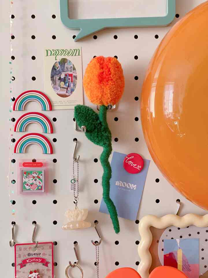 
一目惚れだったタフティングフラワー 🌷

コロンとしたシルエットや
お花のグラデーションがすごく良い 😌💕


#カラフル #カラフルなインテリア #レトロ #レトロインテリア #ミッドセンチュリー #ミッドセンチュリーモダン #スペースエイジ #タフティング 