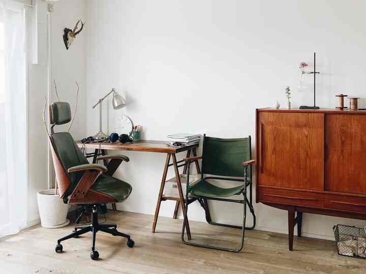 ものを置きすぎずにスッキリさせるのも好き😊
#ワークスペース #ワークスペースインテリア #ロッキングチェア #足場板