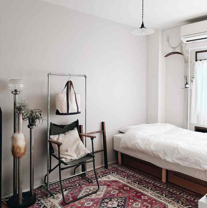 リネンのベッドカバーが気持ちいい🛏️🤍
#ベッド #ベッドインテリア #ベッドサイドチェスト 