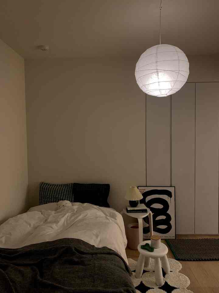 眠たいね🥱💤
月曜日お疲れ様でした🌱

#おやすみ #ベッド  #ベッド照明 #ベッドインテリア 