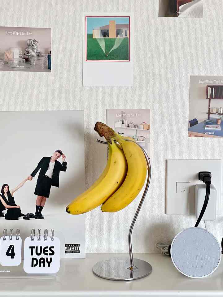 KEYUKAのバナナスタンド1番いい感じにバナナかけれるスタンドだと思います🍌
#インテリア #モダンポップ
