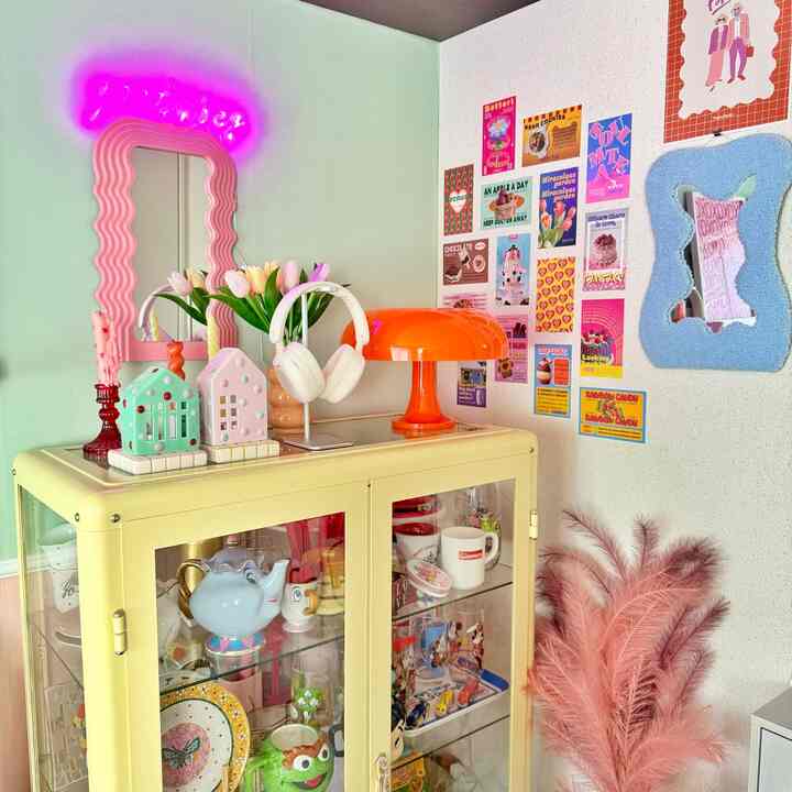 IKEAのファブリコールの周りは現在こんな感じです💁‍♀️
もう少し暑くなったら夏仕様に変えたいな🍉🍧

#カラフルなインテリア #カラフル #ファブリコール #ディスプレイラック #ポストカード #一人暮らし #一人暮らしインテリア 