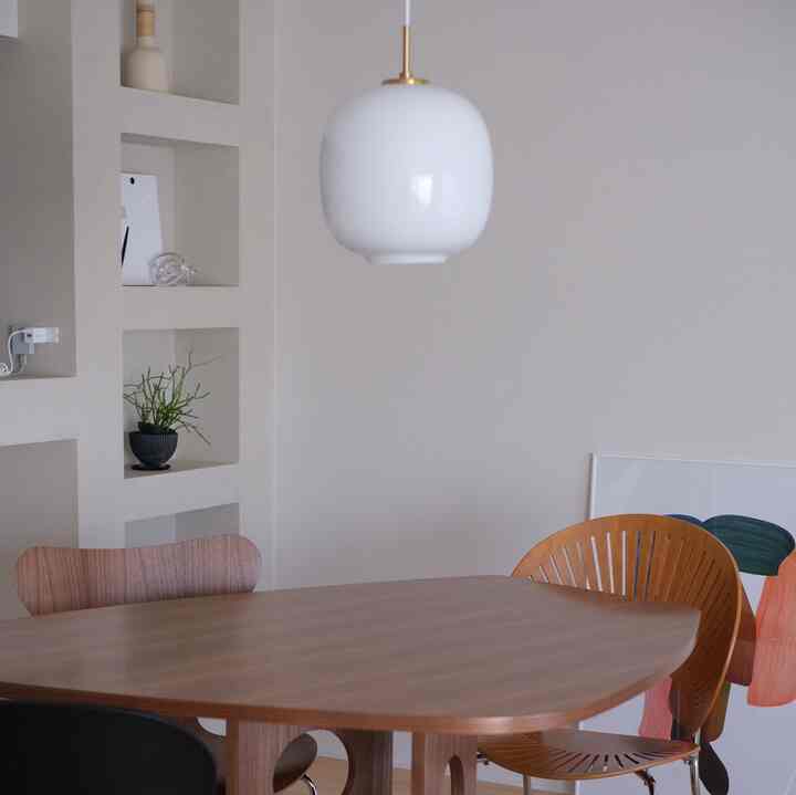 椅子は軽いのが好みでフリッツハンセン、トリニダードチェアはマストでした。


#TECTA
#リノベーション
#ヴィンテージマンション