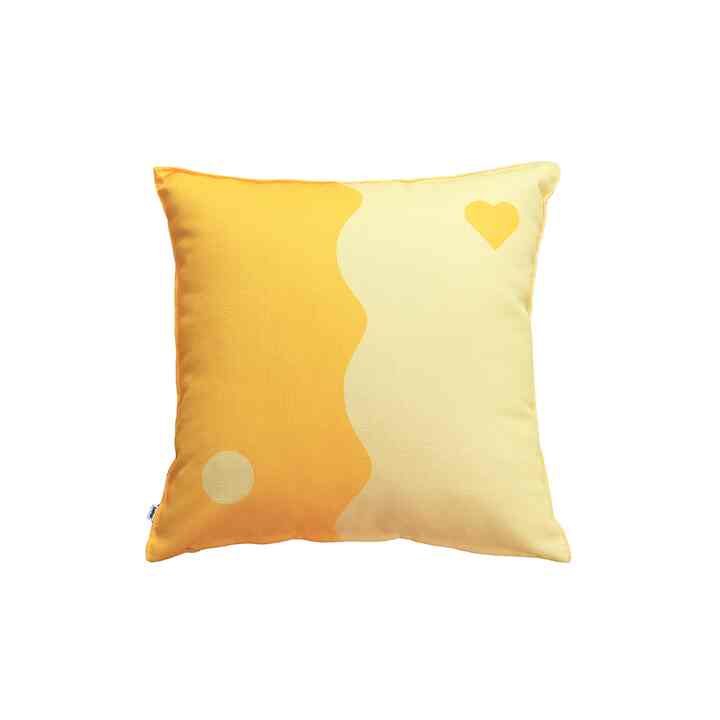 Heart yinyang cushion