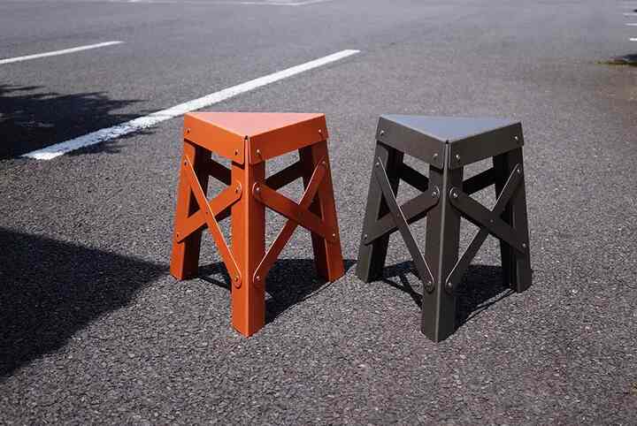 Eiffel 三角形スツール［2色］