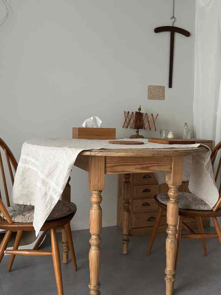 #ダイニングテーブル #テーブルクロス #テーブルコーデ #アーコールチェア #賃貸インテリア