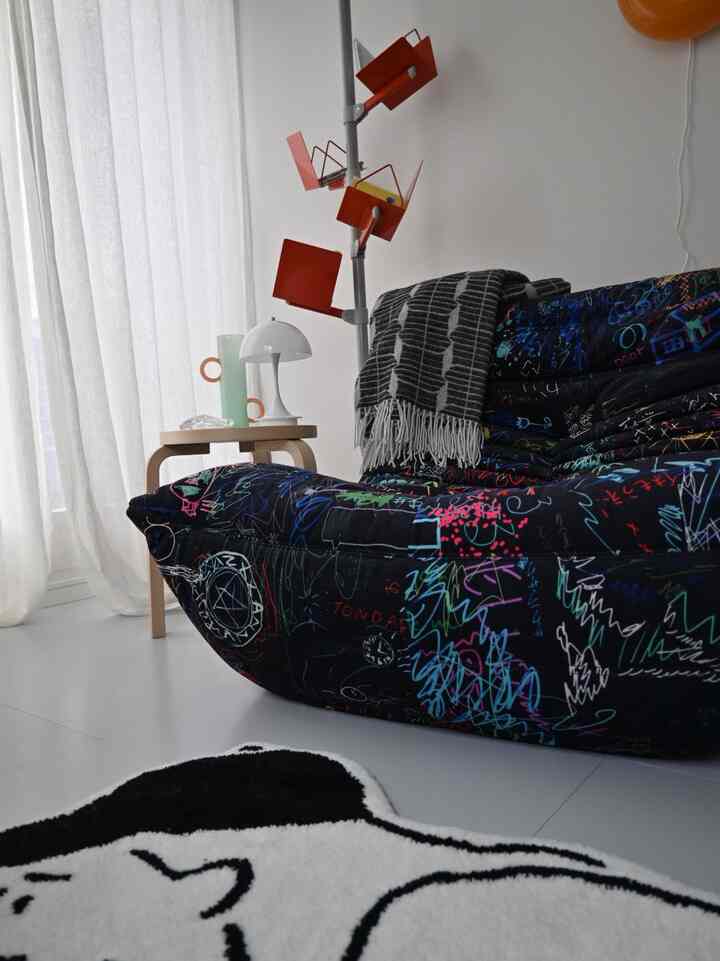 やっぱりお気に入りのmyroom👾💘
この部屋にいる時間は決して長くはないけど
落ち着きます🕊️
#ligneroset #togo #IKEA #louispoulsen #artek #vitra #Marshall 