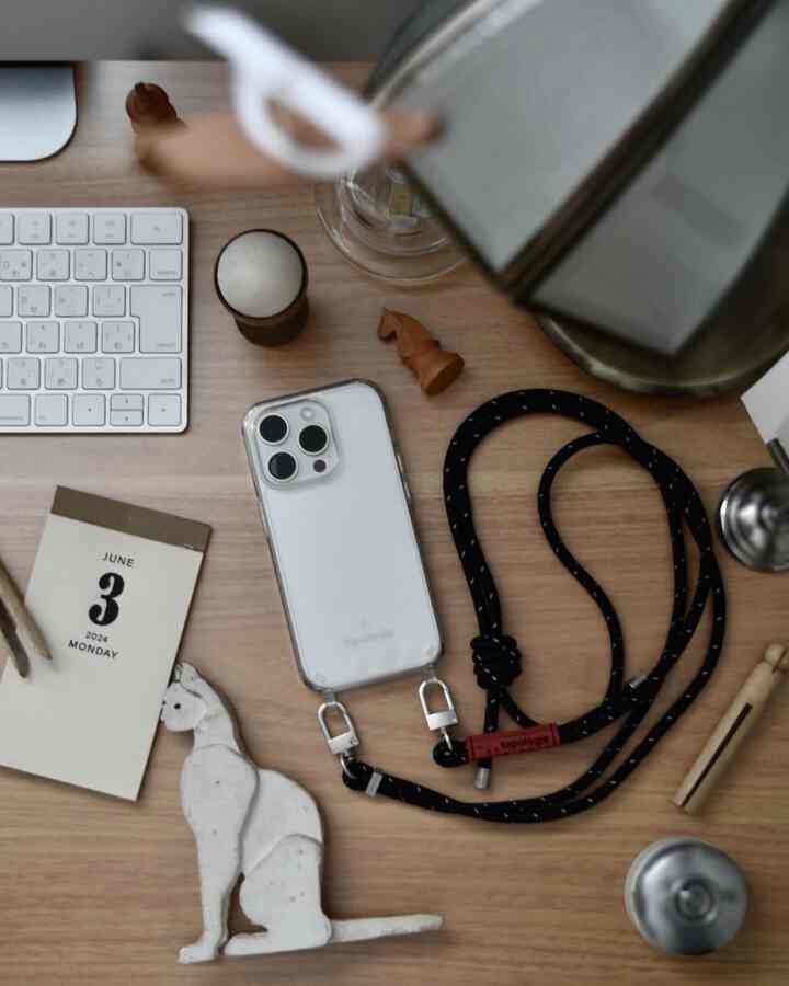 スマホケースとストラップ。めっちゃ便利◎

#トポロジー #スマホ #ストラップ #スマホアクセサリー #文房具 #iPhone #iPhoneケース #ケース #スマホケース #デスク周り #デスクツアー