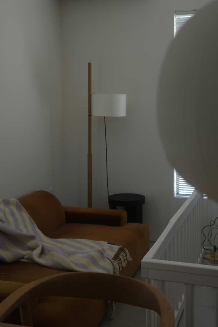 リビングのソファーにブランケットを追加しました。ソファーの色に合わせてイエローパープルのストライプ。軽いのでオールシーズン使いやすいです。

＿＿＿＿
#myhome #livingroom #マイホーム #注文住宅 #家づくり #リビング #インテリア #ソファ #ブランケット #ベッドスロー #ベビー用品 #サイドテーブル #フロアランプ 